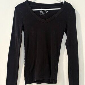 Black Long Sleeve V-Neck Top – Arizona
